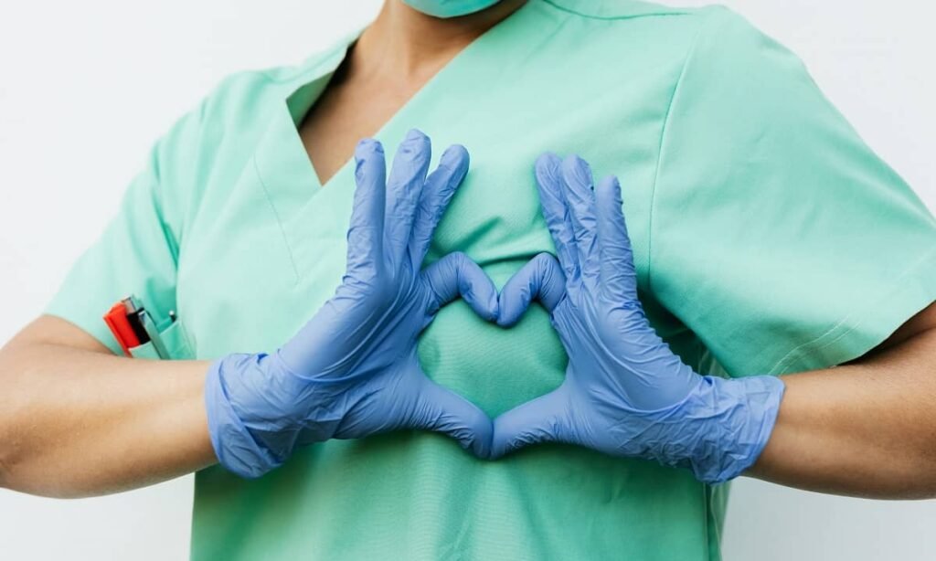 Badge aide-soignante personnalisé : un support d’identification efficace 